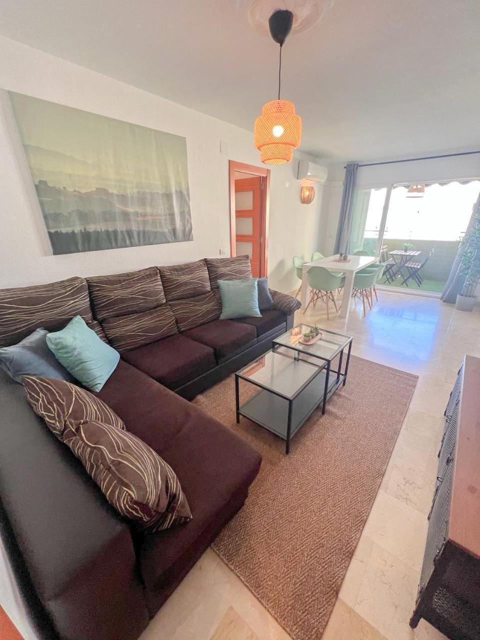 Large & Cozy Centrally Apartment Торремолинос Экстерьер фото