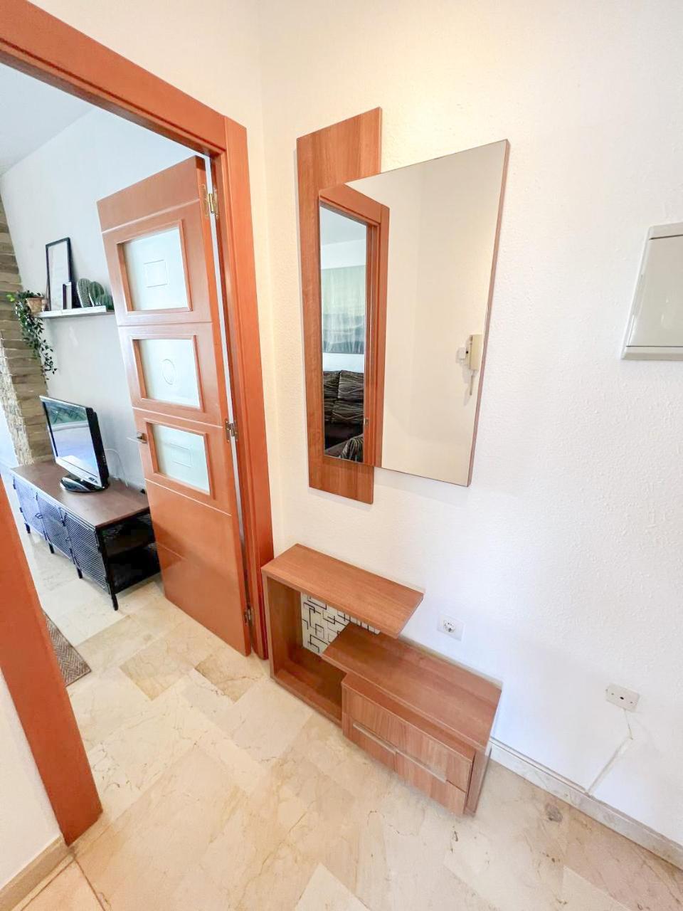 Large & Cozy Centrally Apartment Торремолинос Экстерьер фото