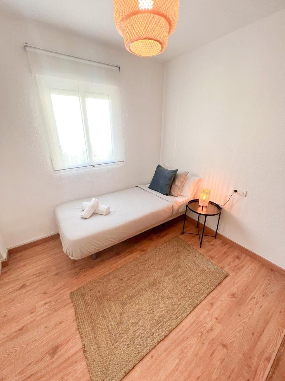 Large & Cozy Centrally Apartment Торремолинос Экстерьер фото