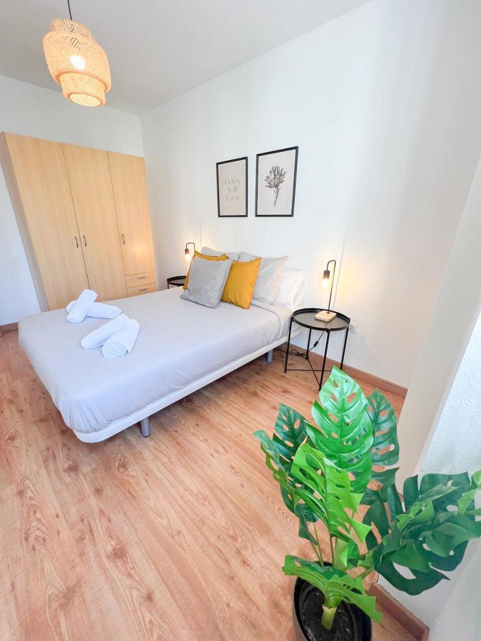 Large & Cozy Centrally Apartment Торремолинос Экстерьер фото