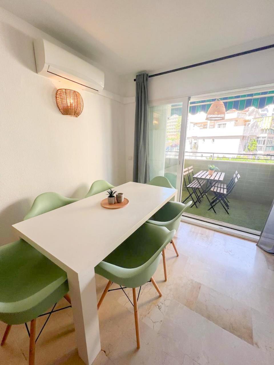 Large & Cozy Centrally Apartment Торремолинос Экстерьер фото